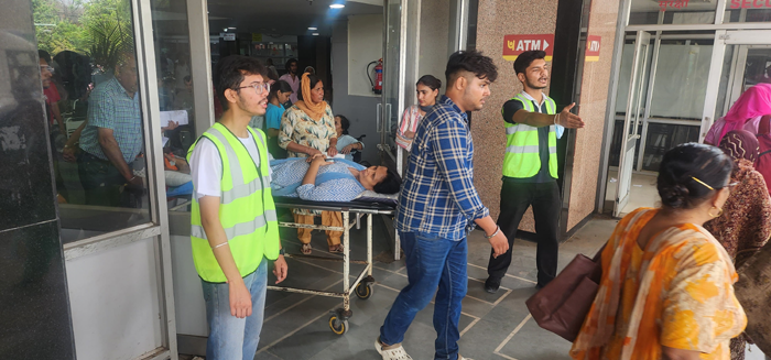 Following the successful pilot of Project Sarathi, a second batch of NSS volunteers from PGGC, Sector 11 has joined PGIMER to manage patient rush.